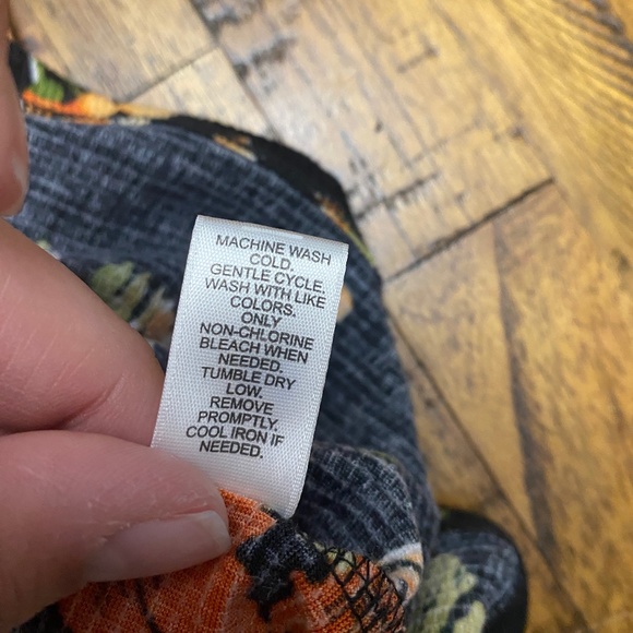 Cato Plus Size Black Floral Blouse - Picture 10 of 10